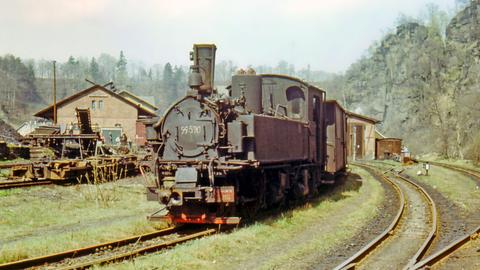 Vor dem Abtransport aus dem Preßnitztal entstand am 3. Mai 1980 dieser Aufnahme von 99 590 in Wolkenstein.