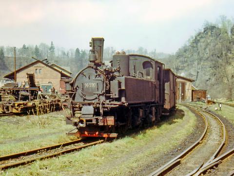 Vor dem Abtransport aus dem Preßnitztal entstand am 3. Mai 1980 dieser Aufnahme von 99 590 in Wolkenstein.