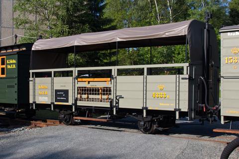 Aus dem Ow 97-19-25 wurde 2015/2016 der „Bänkelwagen“ 4333K als Behelfspersonenwagen für den Einsatz im IK-Zug.
