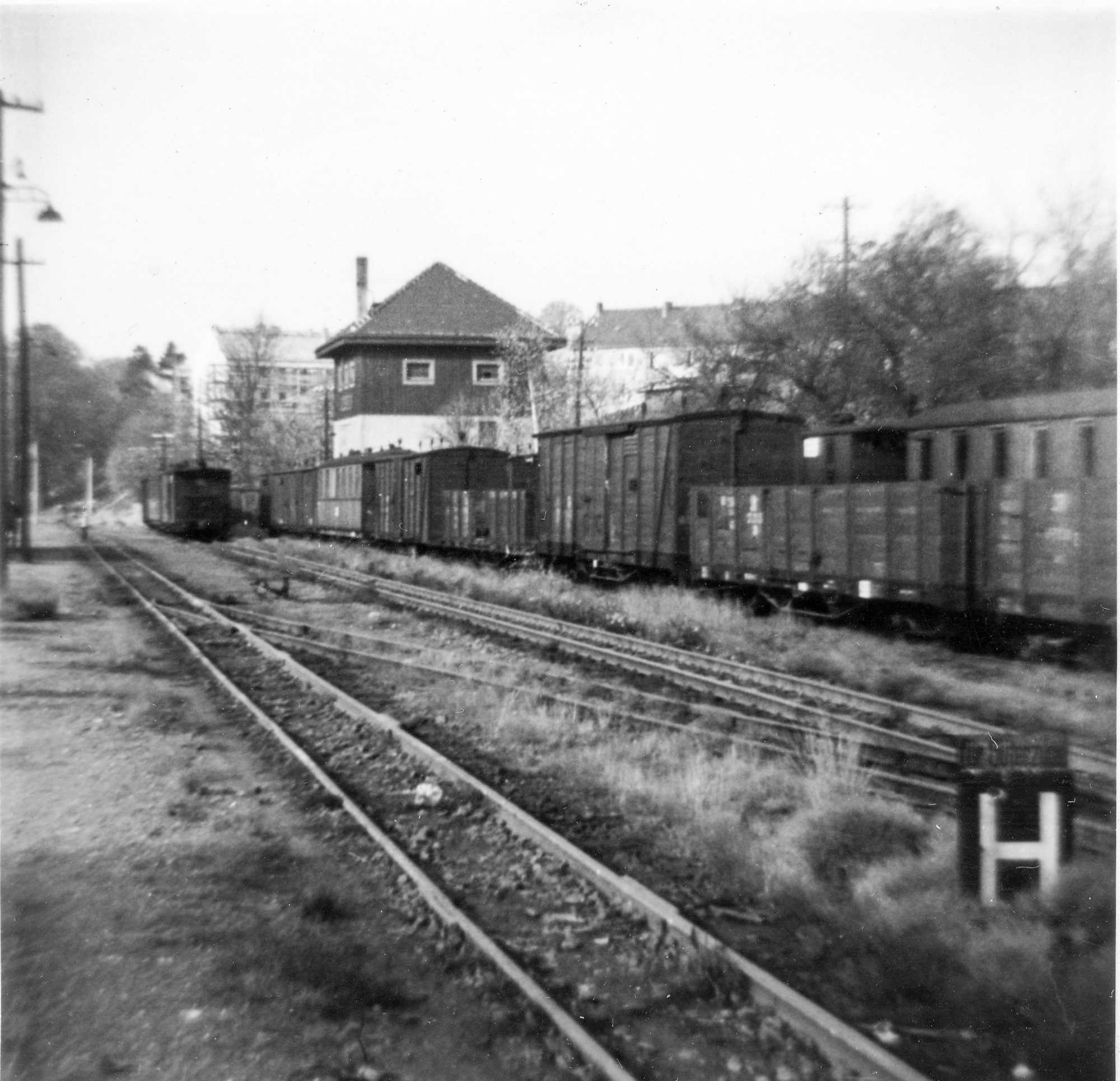 Lommatzsch am 28. Oktober 1972: Die Einsatzfristen vieler Güterwagen sind abgelaufen, Fensterscheiben eingeschlagen.