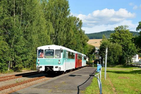 Bei der EAB-Fahrt am 26. September fotografierte Steffen Schmidt die LTV-Einheit im Bahnhof Grünstädtel, bis 1971 Ausgangspunkt der Schmalspurbahn nach Oberrittersgrün.
