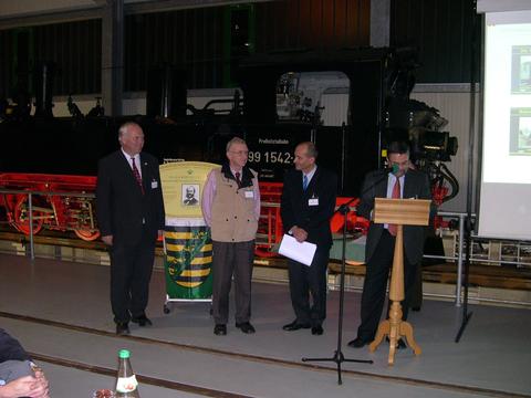 Günter Meyer (Mitte) bei der Würdigung seines Lebenswerkes bei der Claus-Köpcke-Preis-Verleihung im Dezember 2006 in Jöhstadt.