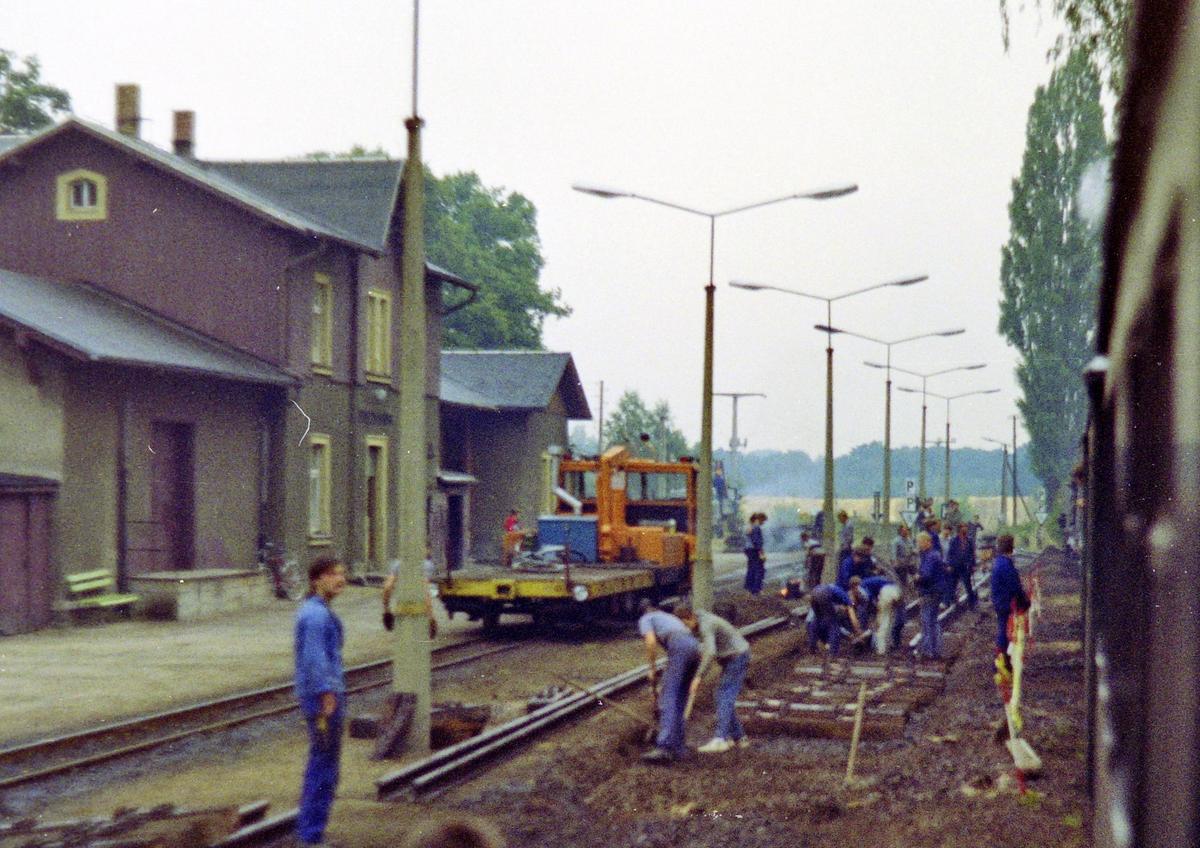 Baugeschehen im Bahnhof Moritzburg.
