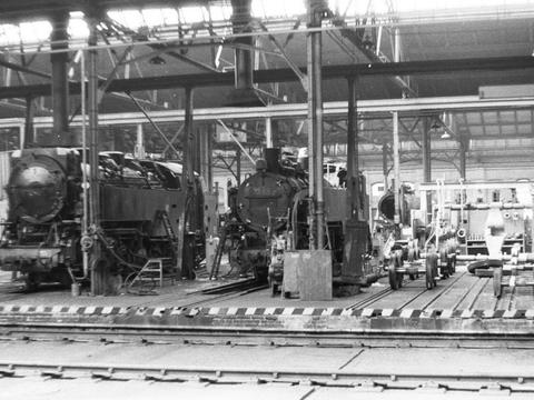 Blick in die Richthalle, in der der Zusammenbau der Lokomotiven erfolgt.