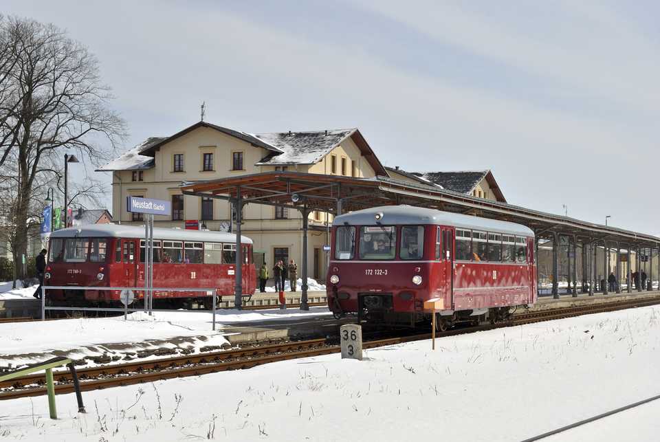 Umsetzen des Vereins-Sonderfahrt-Triebwagens nach der Ankunft in Neustadt (Sachs).