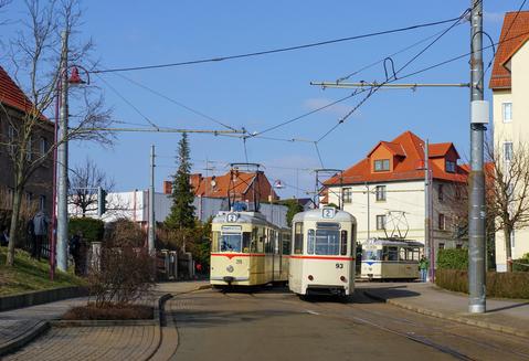 Fast wie zu alten Berufsverkehrszeiten trafen sich am 24. März 2018 mehrere Züge der Linie 2 am Oberen Nelkenberg.