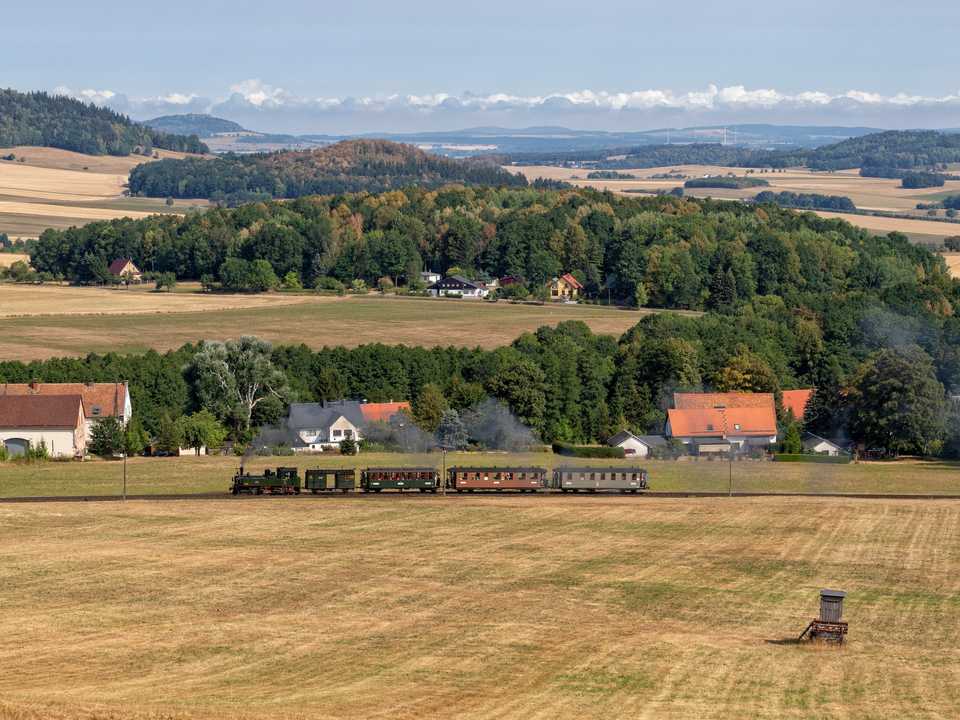 Bei der „12. Historik Mobil“ fuhr der „Sachsenzug“ am 5. August 2018 auch durch Jonsdorf.