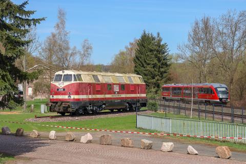 Seit 11. April steht in Wiesenburg neben der Strecke Schwarzenberg – Zwickau die ehemalige MEG-Diesellok 208 als privates Denkmal. Die einstige V 180 386 (LOB 1969/280195) hatte die DR 1970 in 118 386-2 und 1989 in 118 786-3 umgezeichnet. Ab 1992 lautete ihre Betriebsnummer 228 786-0. Die von der DB AG 1998 in Erfurt ausgemusterte Maschine nutzte zuletzt die MEG.