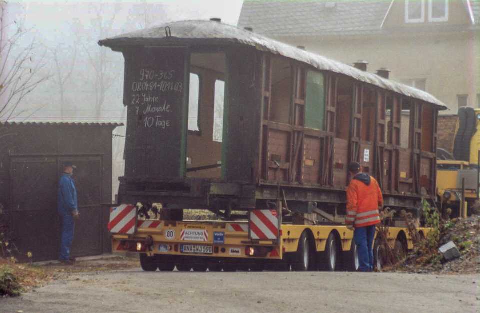 Für den Abtransport aus Waldkirchen nach Zwönitz waren 2003 bereits mehrere Seitenbleche entfernt.