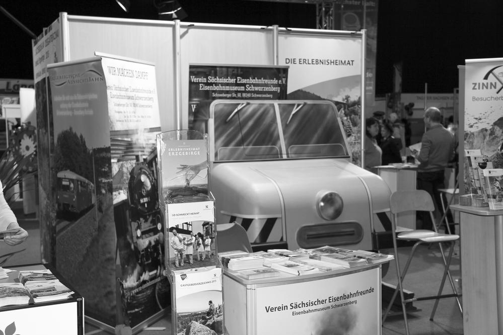 Auf der Reisemesse Chemnitz war das Schienentrabi-Modell der Blickfang am VSE-Stand.