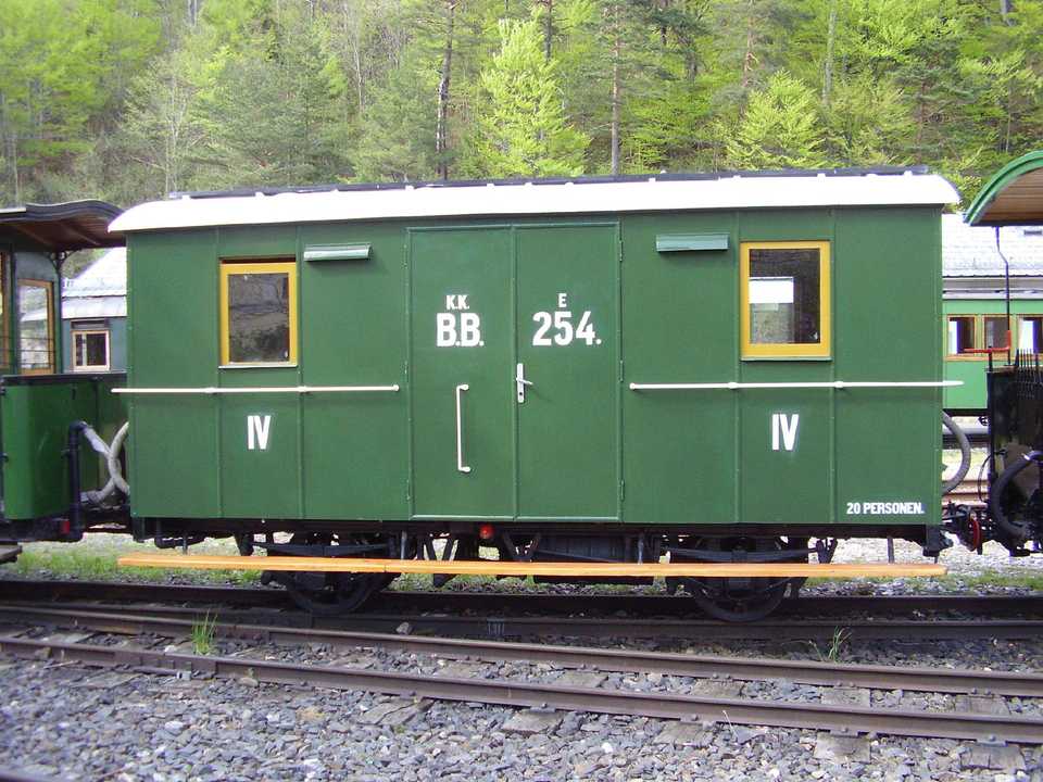 Die ÖGLB hat auf der Ybbsthalbahn-Bergstrecke einen originalen Wagen der k. k. Bosnabahn im Einsatz!