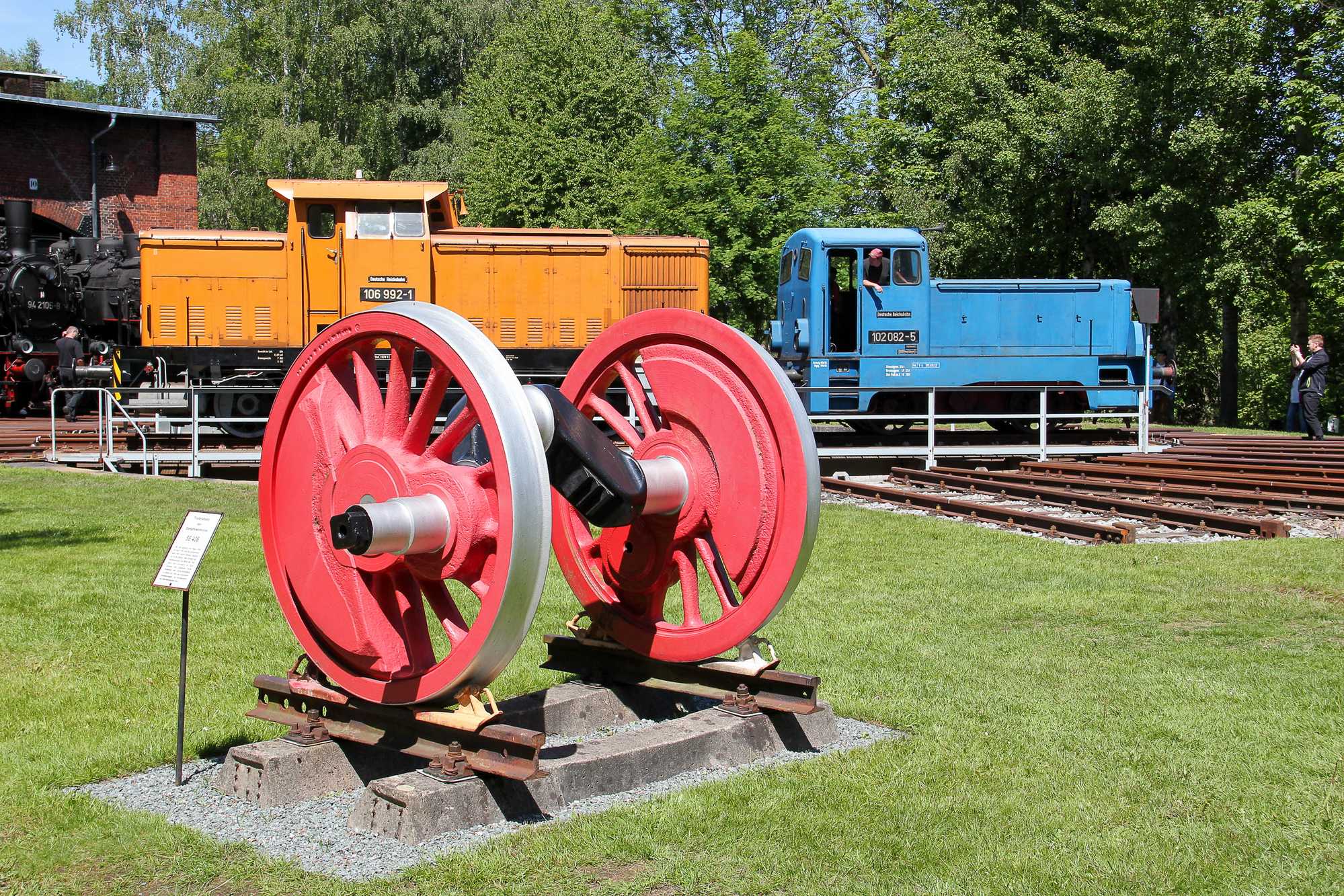 Die Kropfachse der 58 436 steht seit März neben dem Schwarzenberger Lokschuppen auf einem neuen Gleisstück.