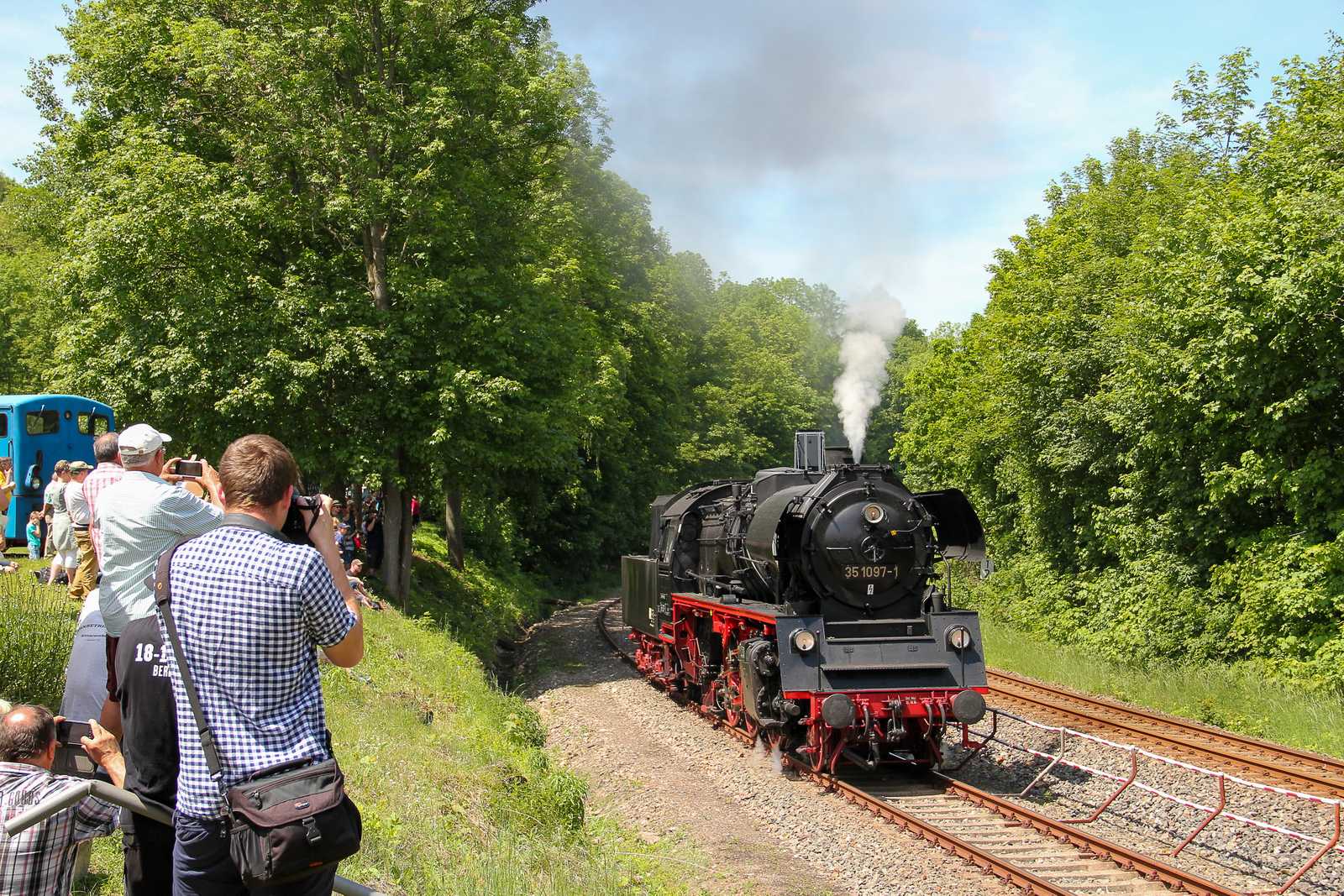 Am 2. Juni 2019 nahm die Glauchauer 35 1097-1 als einzige betriebsfähige Dampflokomotive an der diesjährigen Fahrzeugparade in Schwarzenberg teil.