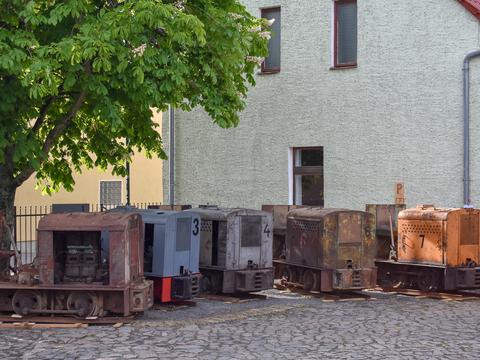 Hoffest in Brandis bei Leipzig – von den fünf Deutz-Diesellokomotiven kamen vier einst in der Nachbarschaft zum Einsatz.