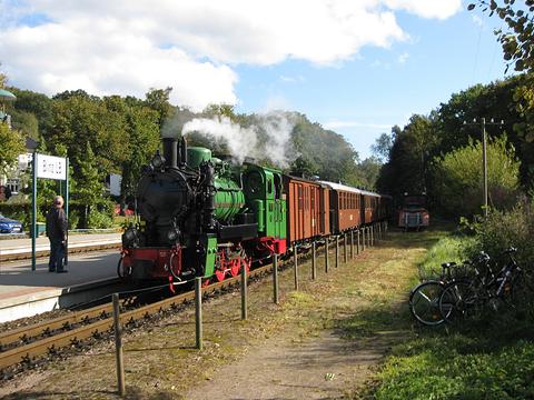 Lok 53Mh im Einsatz beim Binzer Kleinbahnfest.