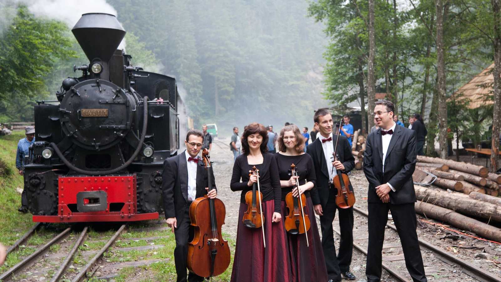 Am 16. Juli 2010 gab es erstmals ein klassisches Konzert in den rumänischen Waldkarpaten für Gäste des Sonderzuges der Wassertalbahn.