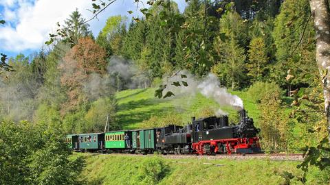 Eine sächsische IV K leistet einer österreichischen U Vorspann – das gab es am 27. September 2020 auf der Ybbstalbahn-Bergstrecke beim Partnerverein der IG Preßnitztalbahn e. V. zu erleben.