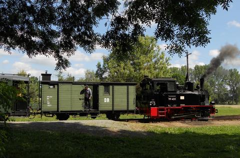 Auch die Dampffahrtage rund um den Himmelfahrtstag 2014 wurden beim Pollo wieder von 99 4511-4 der Preßnitztalbahn bestritten, die einmal mehr für das typische Kleinbahn-flair in der Prignitz sorgte.