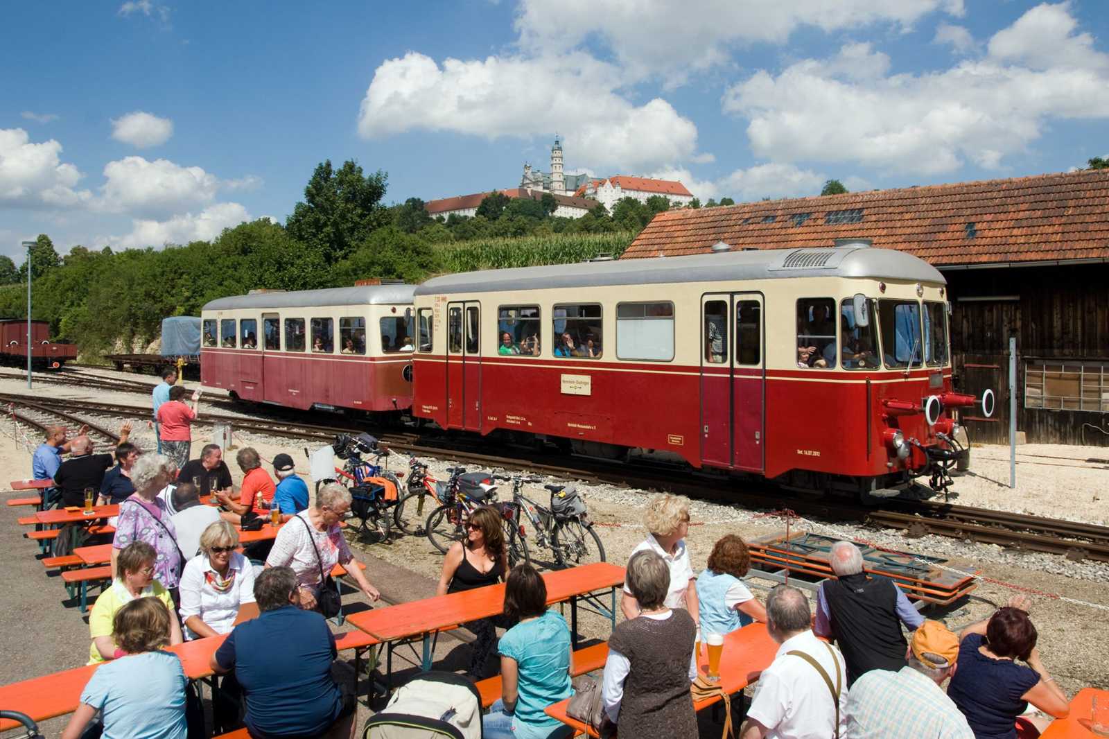 So sieht es bei einem Bahnhofsfest in Neresheim aus – im Sommer 2020 ebenfalls?