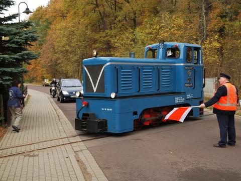 Am 26. Oktober weihte die Diesellok des KJI-Vereins den Bahnübergang am Bahnhof Magdeburgerforth ein.