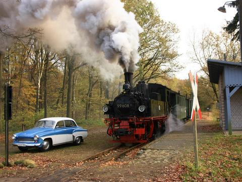 Während der Fotoveranstaltung am 4. November entstand in Brünkendorf diese Aufnahme von Gastlok 99 608.