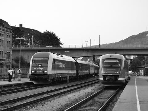 Der Zug der Erzgebirgsbahn brachte noch einige Anschlussreisende zum VSE-Sonderzug nach Aue, von wo es zu einem erlebnisreichen Tag nach Lichtenfels ging.