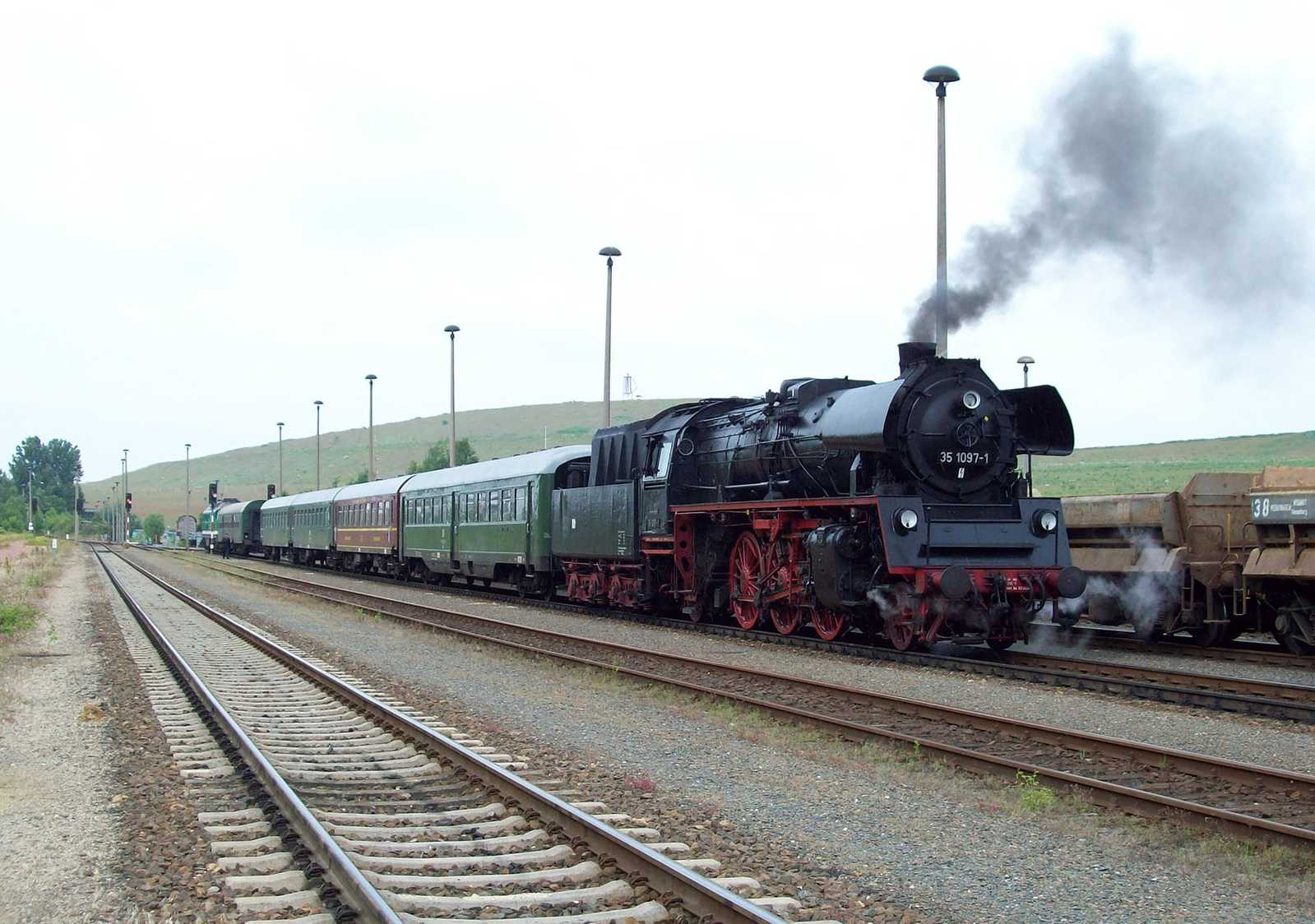 Tim Zolkos beobachtete mit seiner Kamera am Morgen des 29. Juni 2013 die Zusammenstellung des Zuges in Schmirchau.