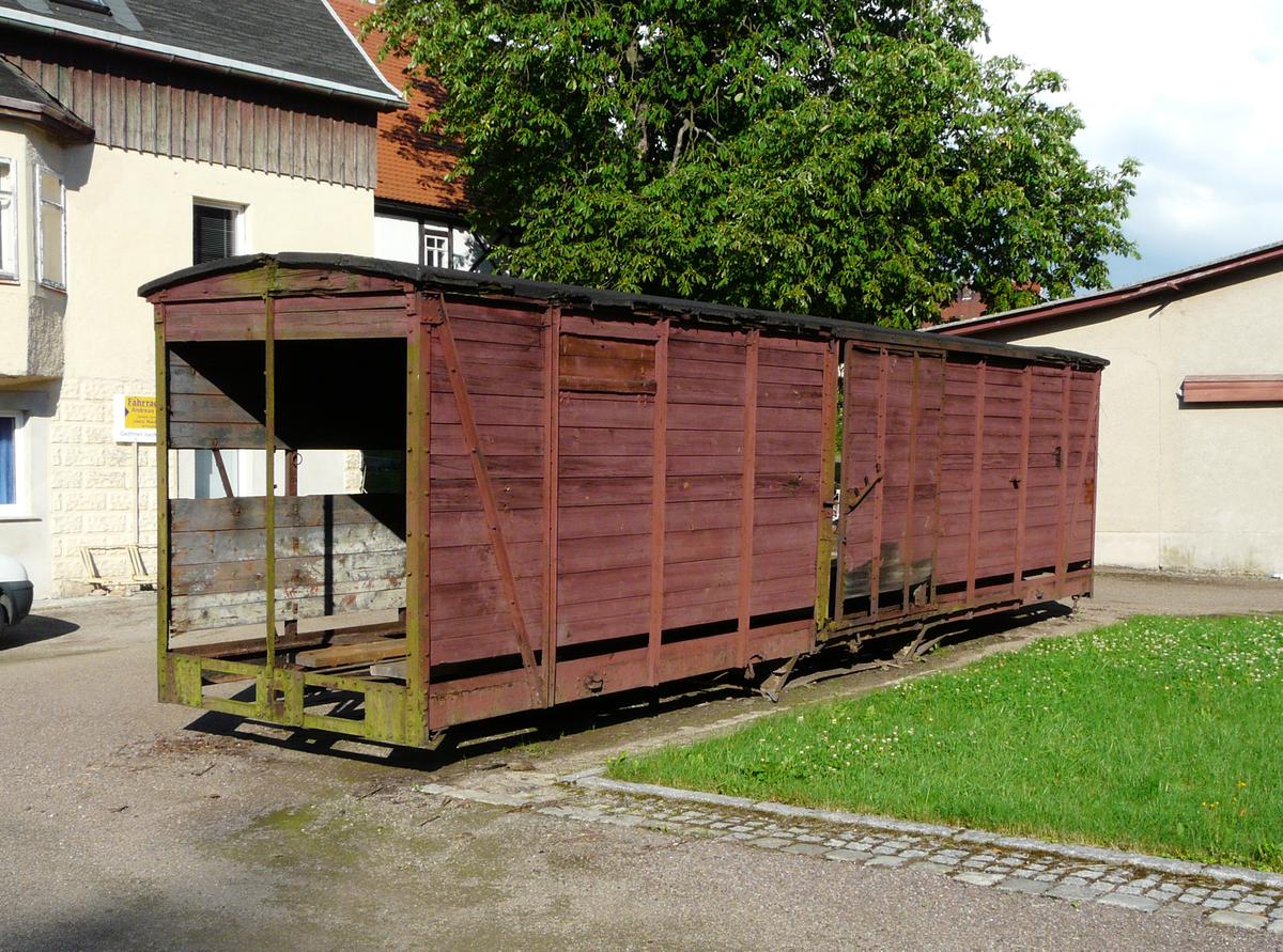 Der einst in Oberschaar aufgestellte Kasten des GGw 97-14-32 wird nun in Niederschöna restauriert.