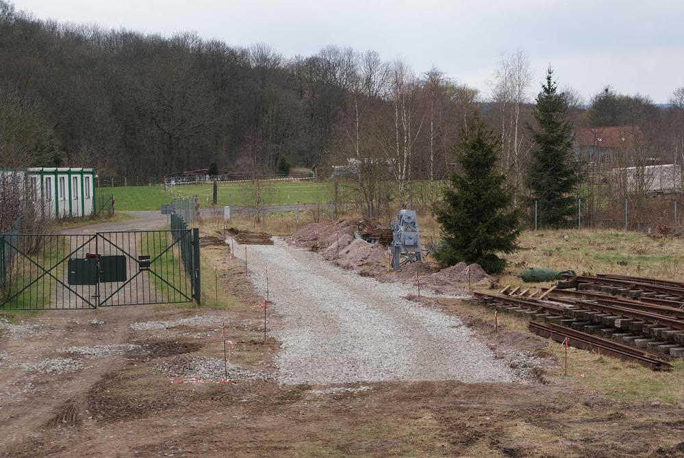 Der Schotter in Georgenthal kündigte Anfang April den Beginn des Gleisbaues an.