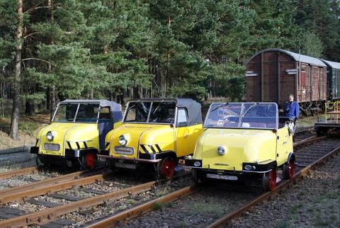Am 28. August waren erstmals drei Gleiskrafträder Typ 1 auf der Niederlausitzer Museumsbahn in Kleinbahren anzutreffen.