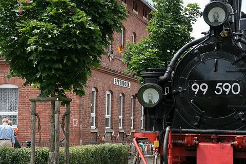 Eine IV K vor dem Empfangsgebäude in Eppendorf! Die Aufnahme von Mario Wolf entstand im Rahmen der Sonderaktion der IG Preßnitztalbahn e.V. zum Schul- und Heimatfest am 10. Juli 2011.