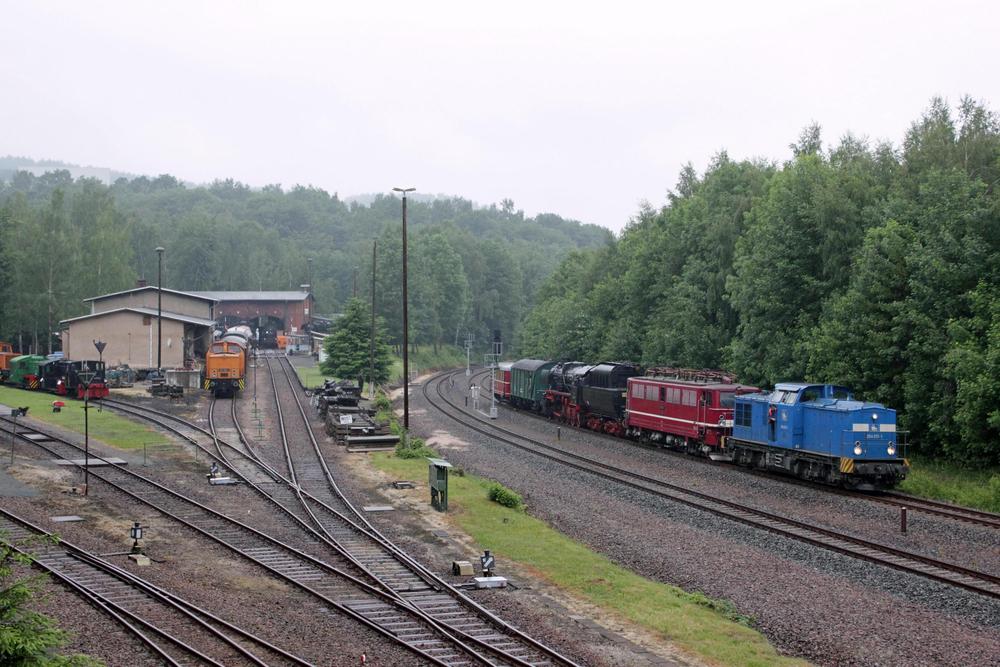 Ralph Mildner hielt am 1. Juni vom Stellwerk aus die Ankunft der Gastfahrzeuge für die 19. Schwarzenberger Eisenbahntage im Bild fest.