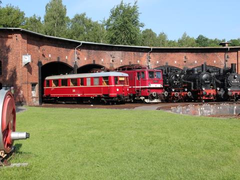 E11 001 sowie der Triebwagen VT 135 110 zählten vom 2. bis zum 5. Juni zu den Gästen der 19. Schwarzenberger Eisenbahntage.