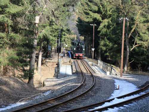 Am 2. April war I K Nr. 54 das erste Mal im Jahr 2011 auf der Preßnitztalbahn unterwegs. Bei einer Probefahrt, hier bei der Bergfahrt am Hp. Stolln, wurde die Einsatzfähigkeit für die Saison überprüft.
