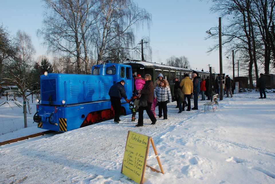 Gut gefüllt waren am 4./5. Dezember 2010 die Nikolauszüge beim Pollo – hier bei der Ankunft in Lindenberg.