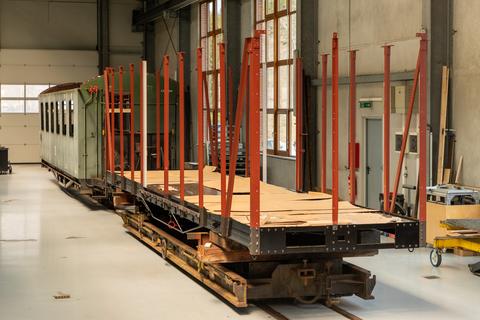 Der GGw 97-13-80 und der „Rekowagen“ 970-576 werden derzeit in der Jöhstädter Werkstatt aufgearbeitet.