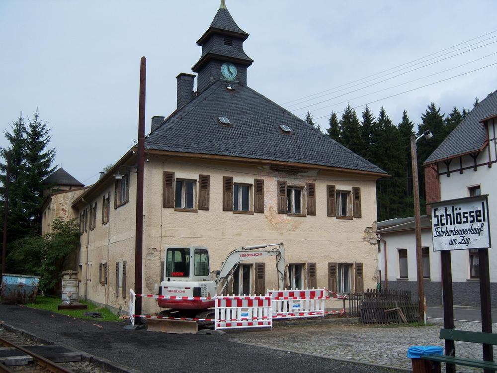 Baustelle in Schlössel an der ehemaligen Fabrikantenvilla.