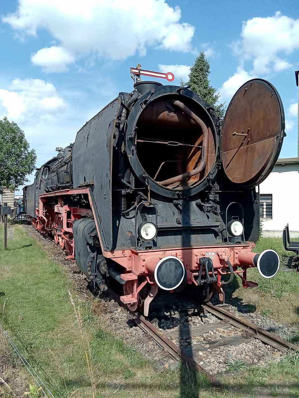 Blick in die Rauchkammer der in Wülknitz aufgestellten Lok 44 351.