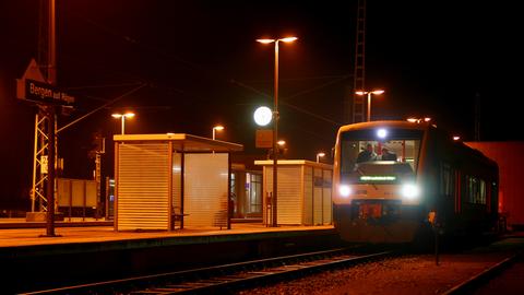 Am 13. Dezember um 6.40 Uhr startete der erste PRESS-Zug auf der Strecke Bergen auf Rügen – Lauterbach Mole.