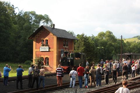 Großer Andrang am 28. Juni am Steinbacher Wasserhaus zum Auftakt der I K Nr. 54 zur Willkommenstour.