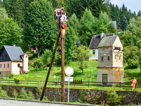 Bei den Wartungsarbeiten an der Streckentelefonanlage in Schmalzgrube ging es am 11. September 2021 hoch hinaus …