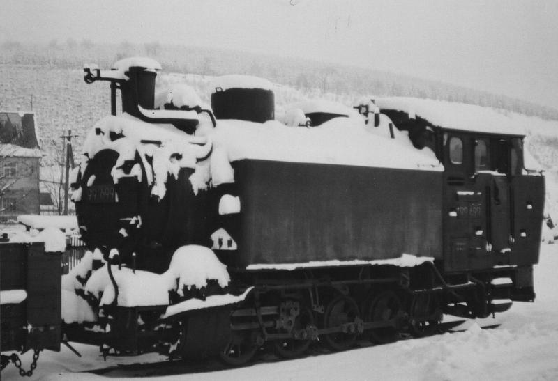 Im Dezember 1969 stand auch die VI K 99 699 auf dem Jöhstädter Bahnhof abgestellt.