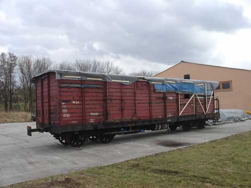 Seit Februar 2008 wieder in Thüringen: der ex Eisfelder Wagen „Erfurt 386“.