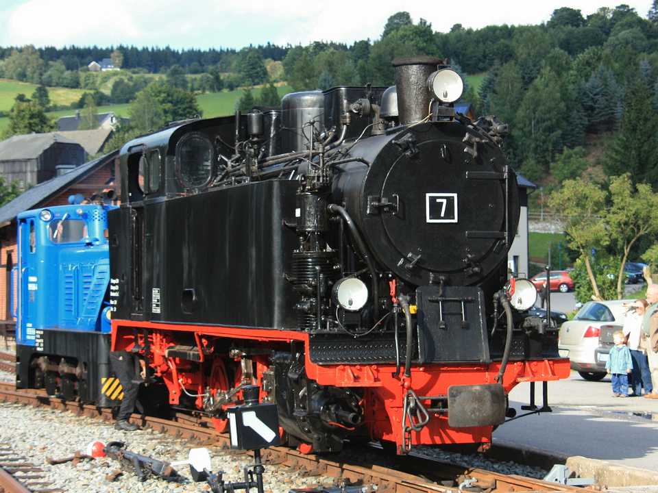 Am Sonnabend mit der V10C 199 008-4 nach Steinbach überführt, reist die Lok 7 jetzt zurück nach Rügen