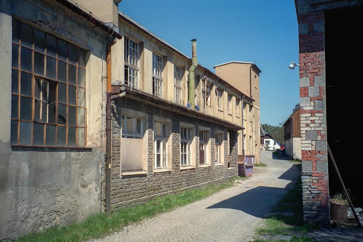 Zustand der Fabrikanlage am Paschweg von Außen im Mai 2001