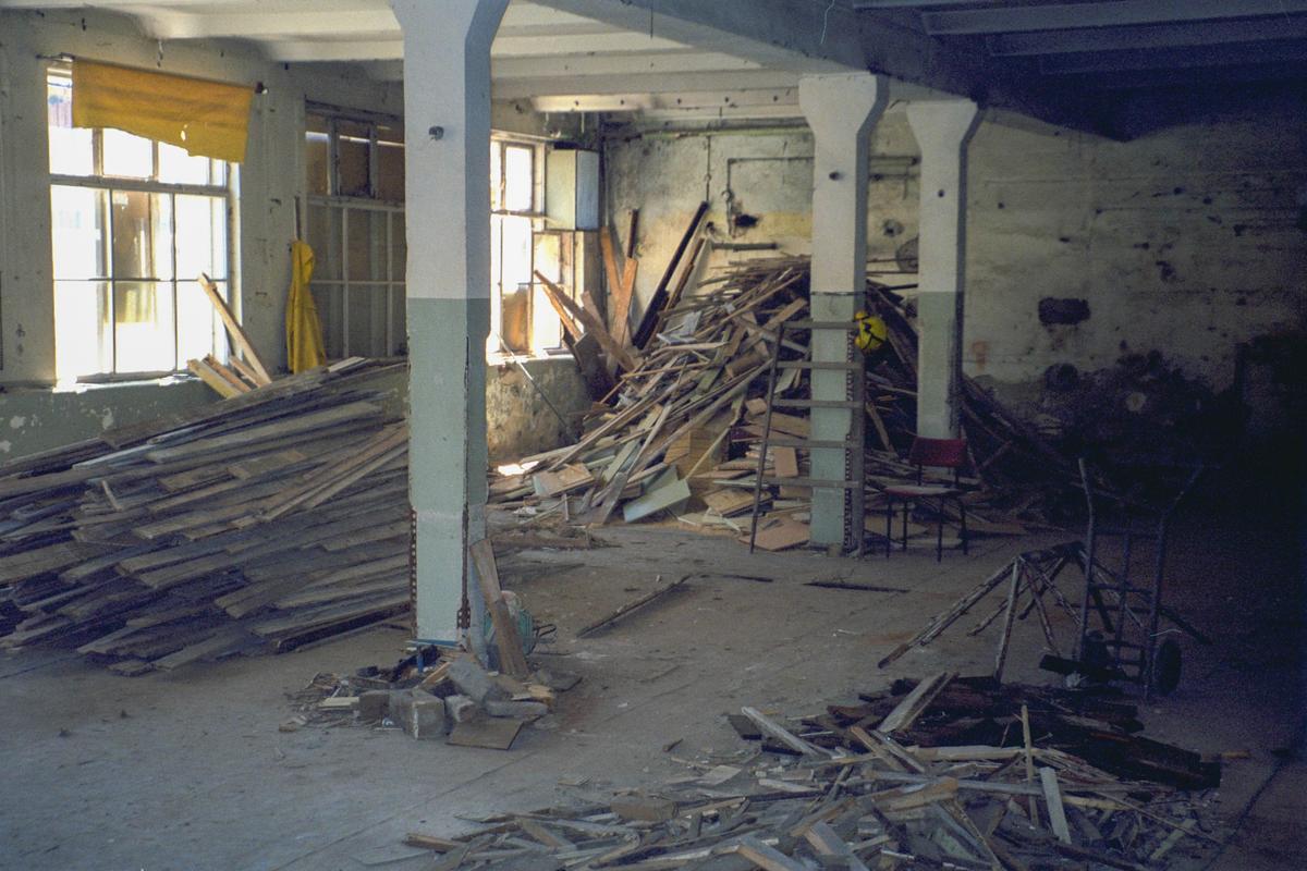 Zustand der Fabrikanlage am Paschweg von Innen im Mai 2001