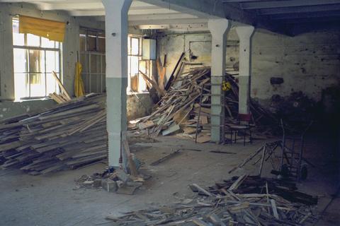 Zustand der Fabrikanlage am Paschweg von Innen im Mai 2001