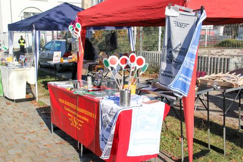 Das in diesem Jahr vom 8. bis 10. Oktober veranstaltete Dresdner Dampfloktreffen nutzten die VSE-Mitglieder gemeinsam mit der IG Preßnitztalbahn e. V. als Werbeplattform.