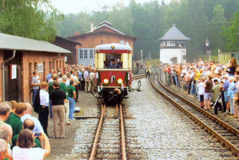 Es ist geschafft: VT 137 322 des Verkehrsmuseums Dresden kommt seit 10. August wieder regulär auf der Zittauer Schmalspurbahn zum Einsatz. Eingesetzt wird er von der SOEG.
