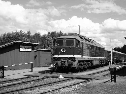 232 158 der Leipziger Eisenbahngesellschaft bespannte am Abend des 16. Juni bereits den VSE-Museumszug zur Fahrt nach Lübbenau.
